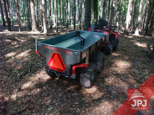 atv trailer worker