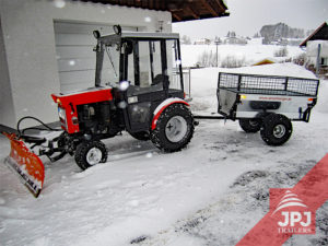 trailer gardener behind compact traktor